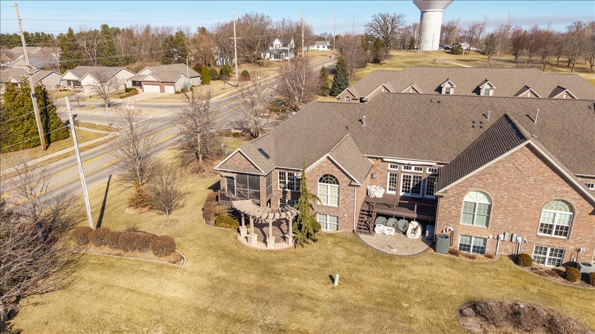 28 Prairie Vista Court, Bloomington, IL 61704