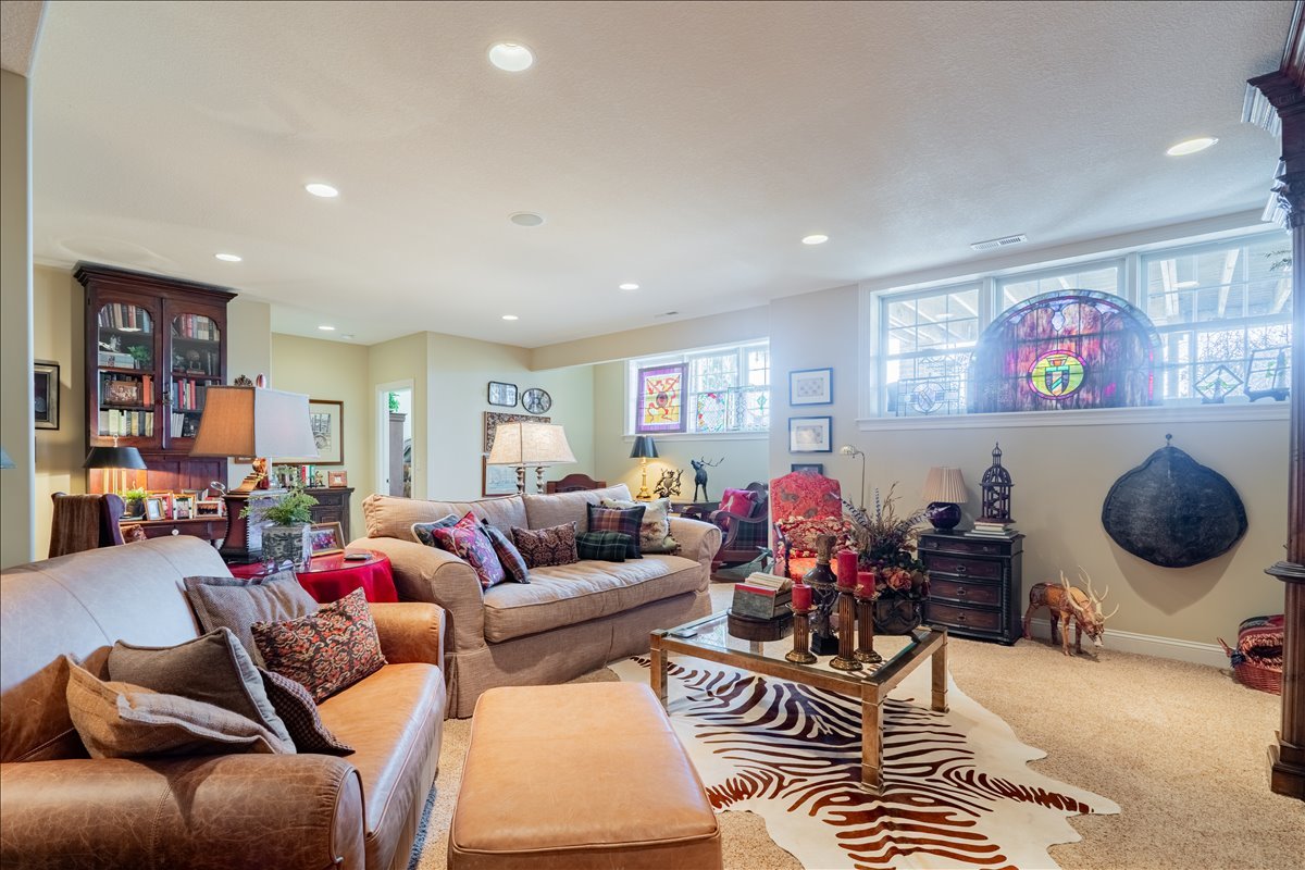 28 Prairie Vista Court, Bloomington, IL 61704