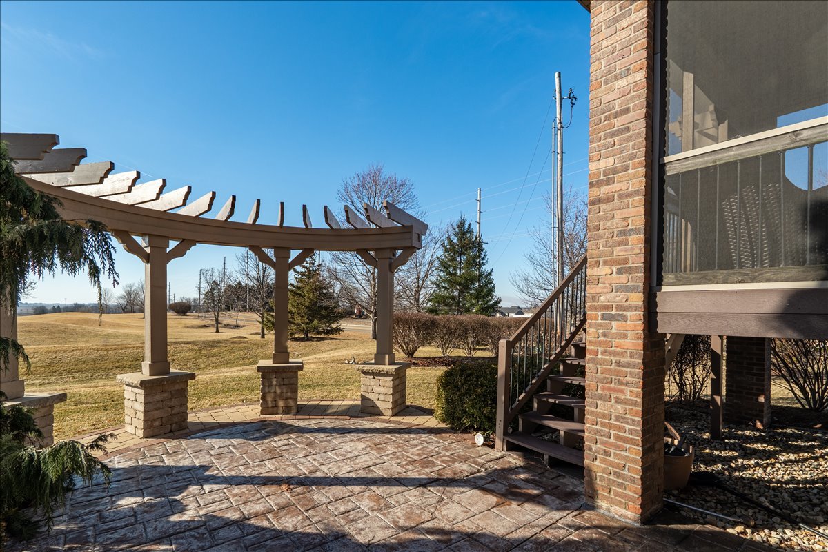 28 Prairie Vista Court, Bloomington, IL 61704