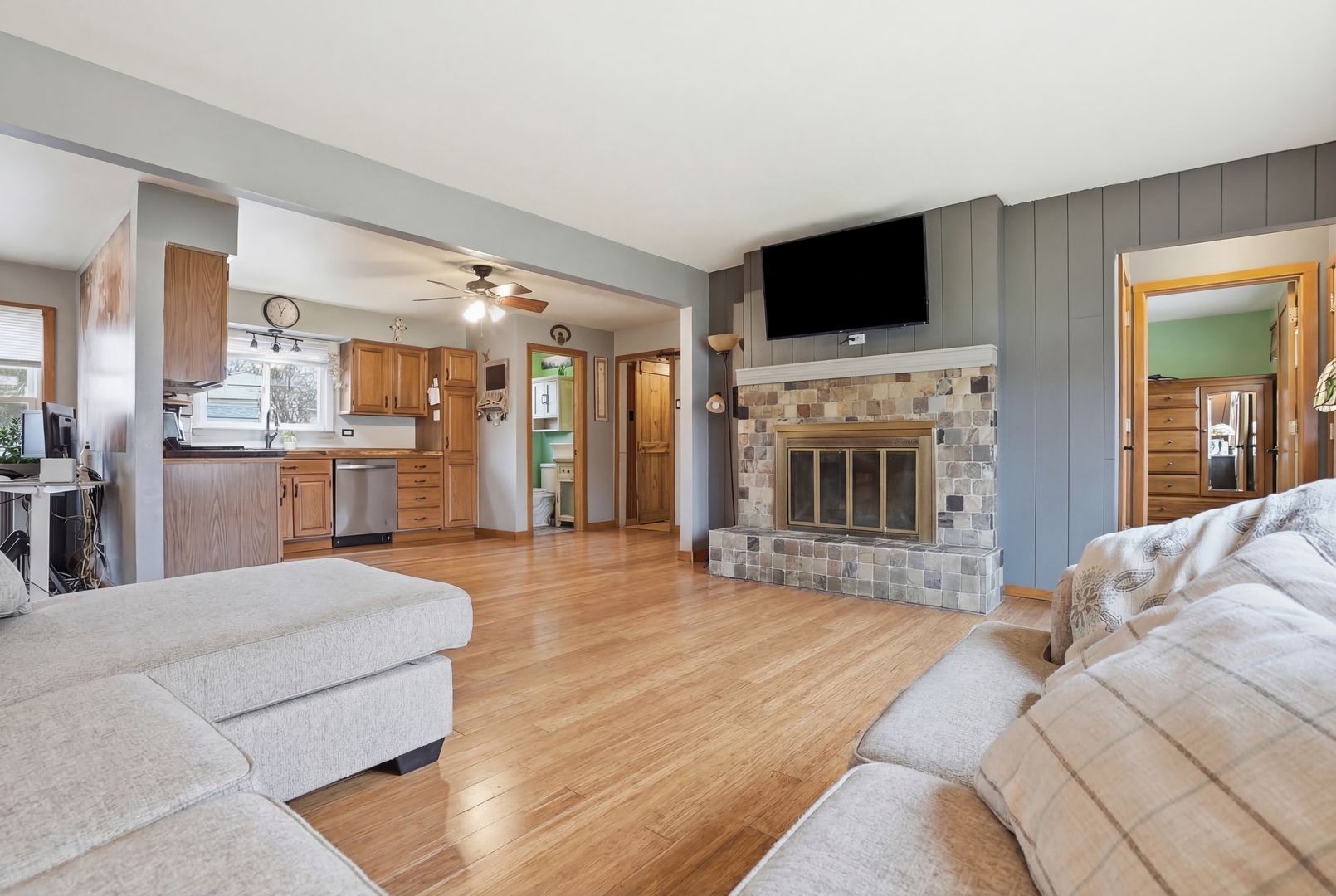 14756 Lorel Avenue, Oak Forest, IL 60452