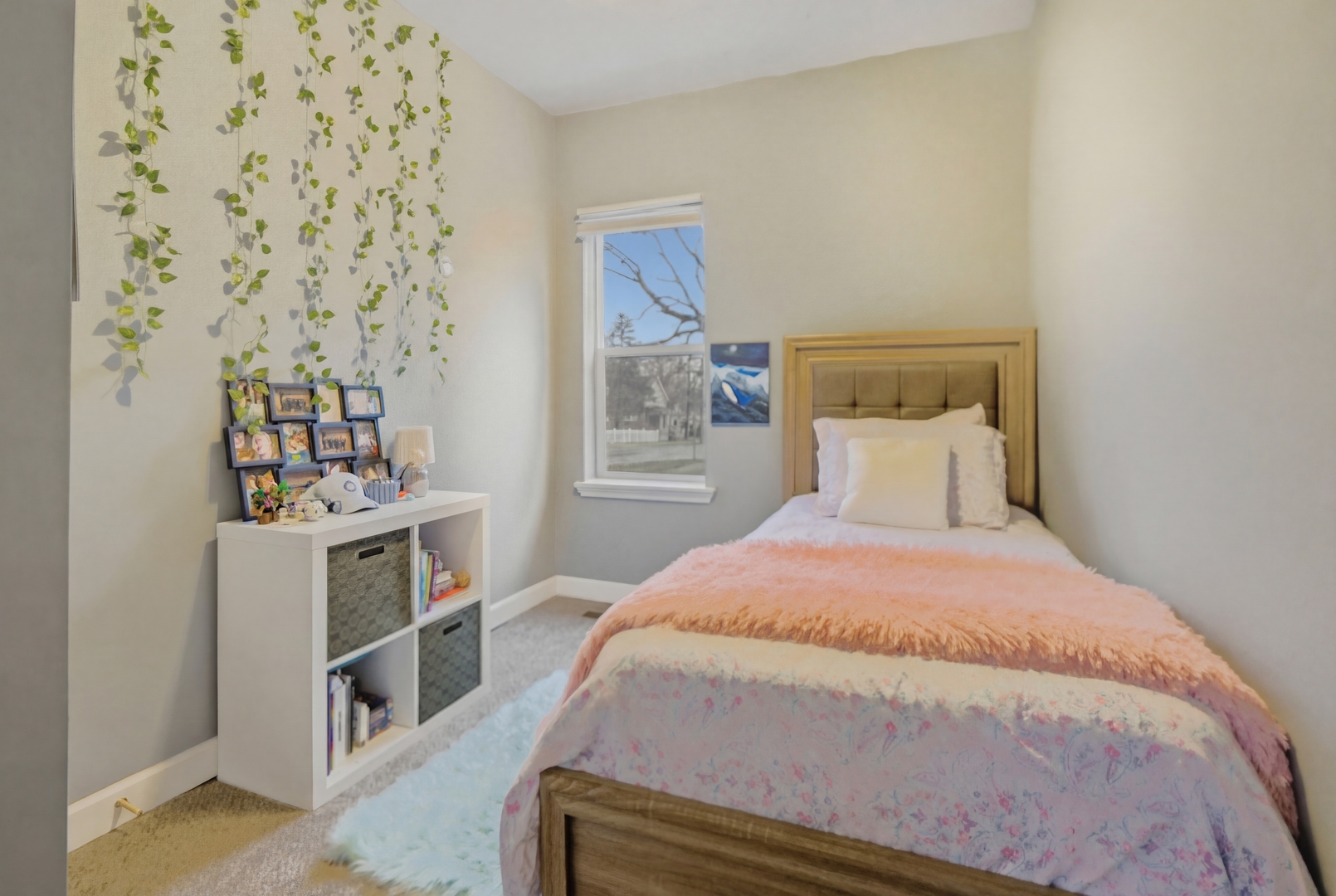 906 Grove Street, Aurora, IL 60505