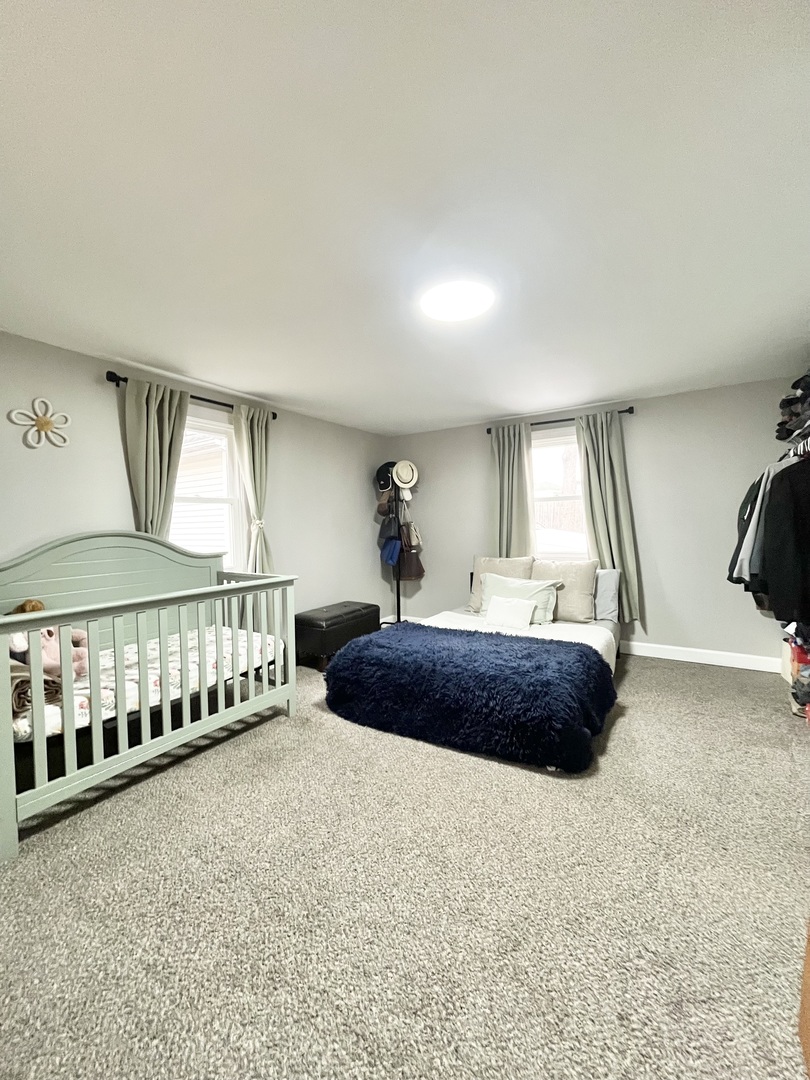 906 Grove Street, Aurora, IL 60505