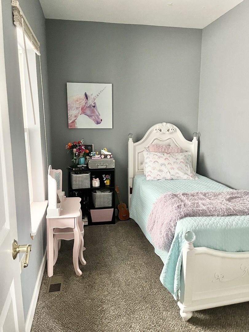 906 Grove Street, Aurora, IL 60505