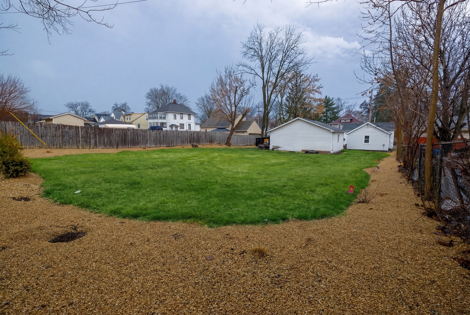 906 Grove Street, Aurora, IL 60505