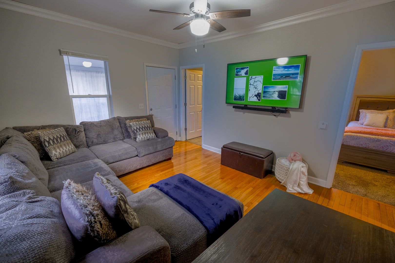 906 Grove Street, Aurora, IL 60505