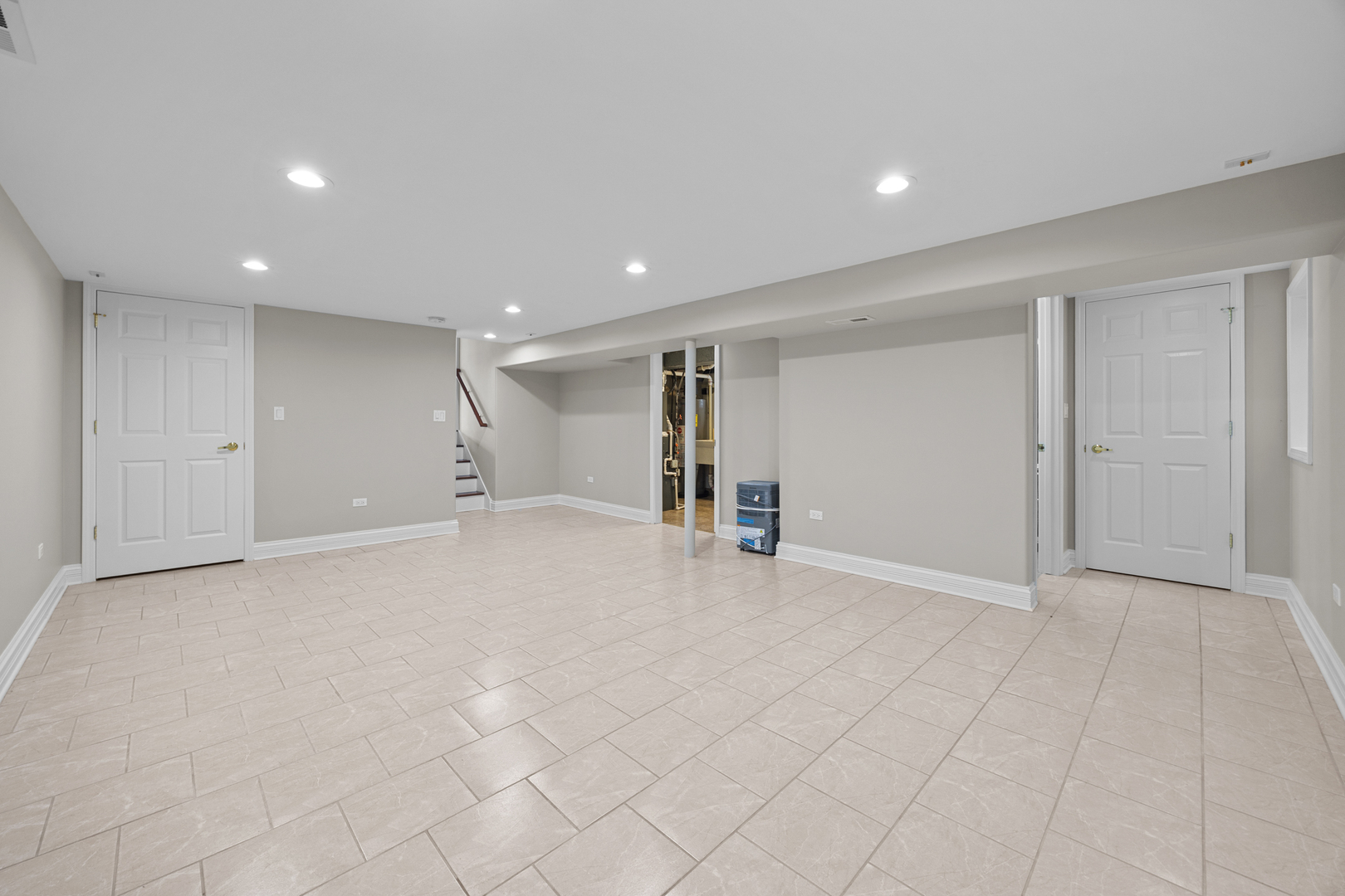 865 Love Street, Elk Grove Village, IL 60007