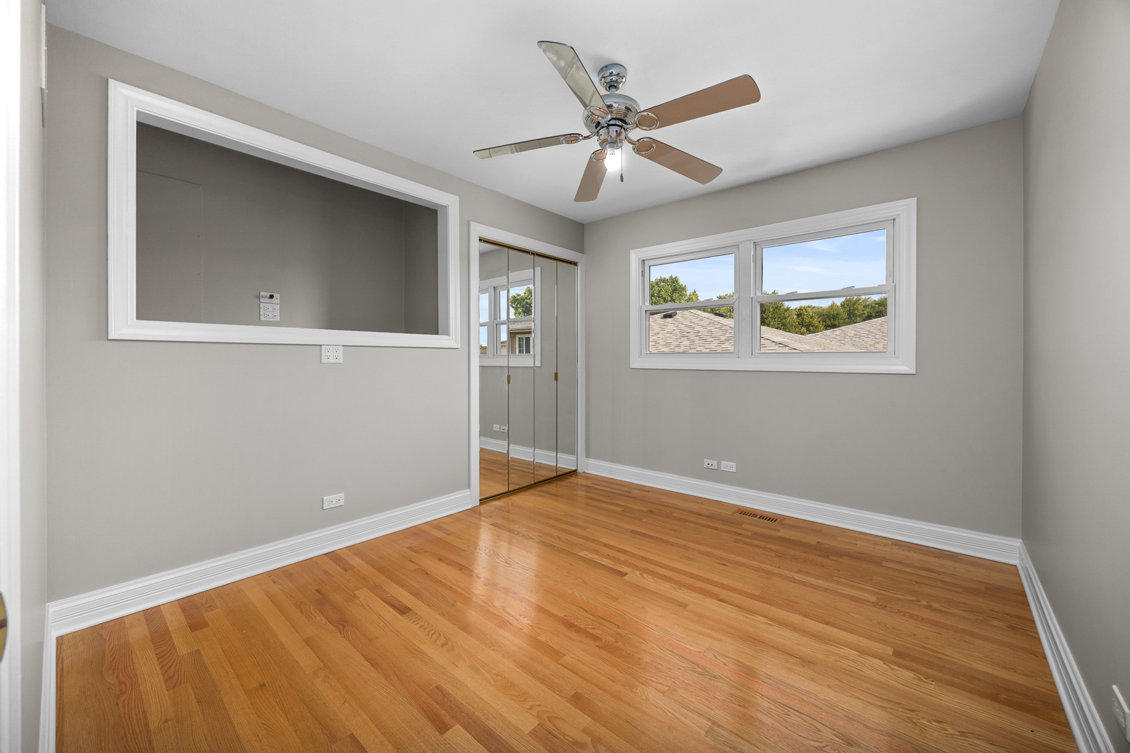 865 Love Street, Elk Grove Village, IL 60007