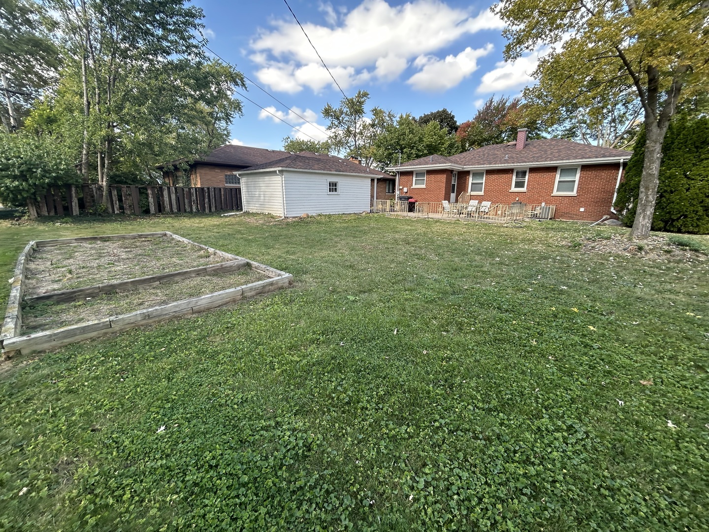 609 E 160th Place, South Holland, IL 60473