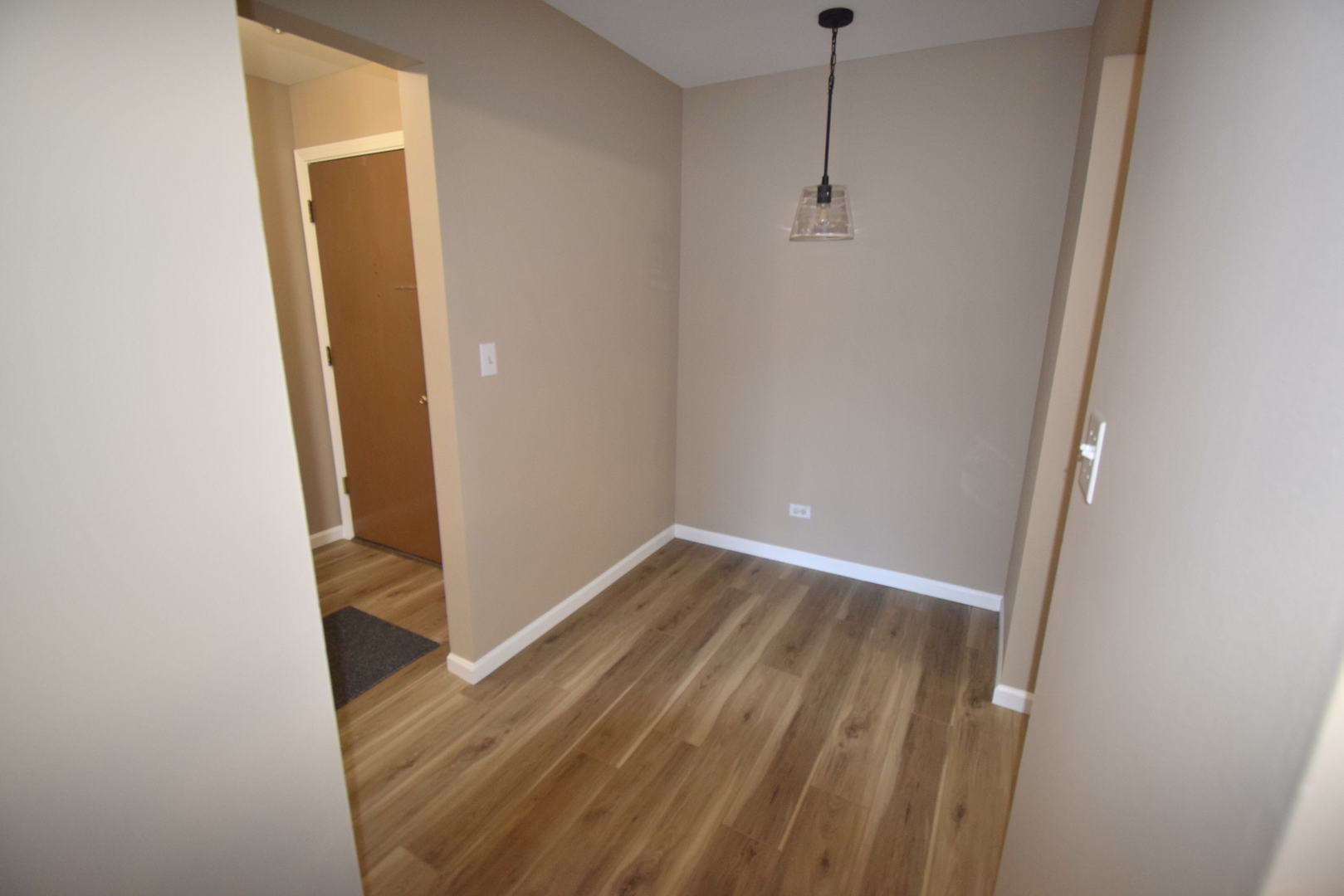 400 Ascot Drive #3M, Park Ridge, IL 60068