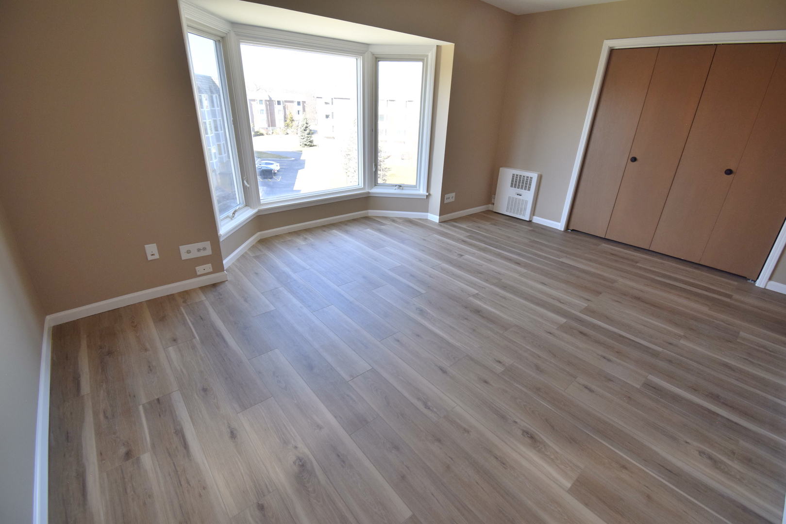 400 Ascot Drive #3M, Park Ridge, IL 60068