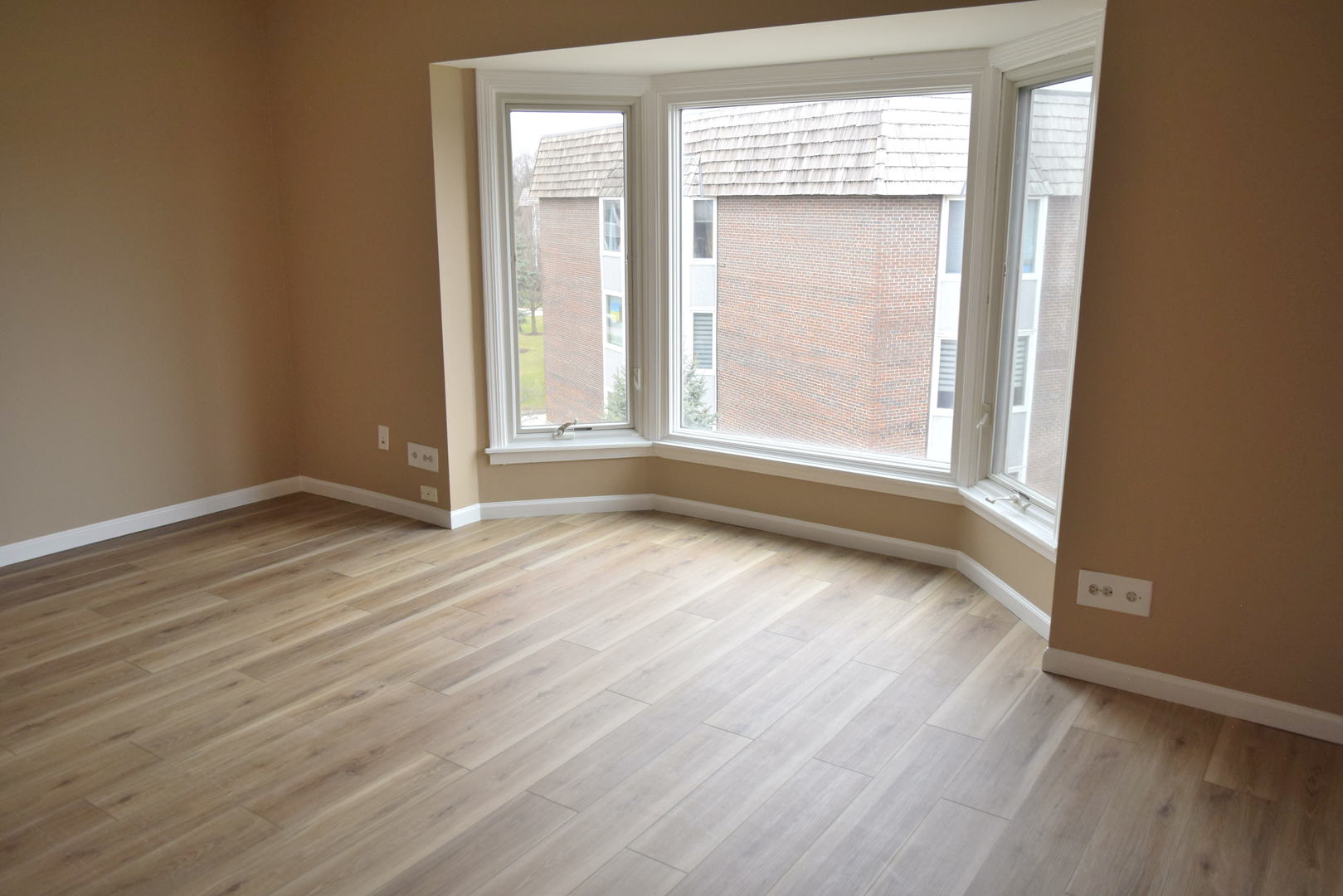 400 Ascot Drive #3M, Park Ridge, IL 60068