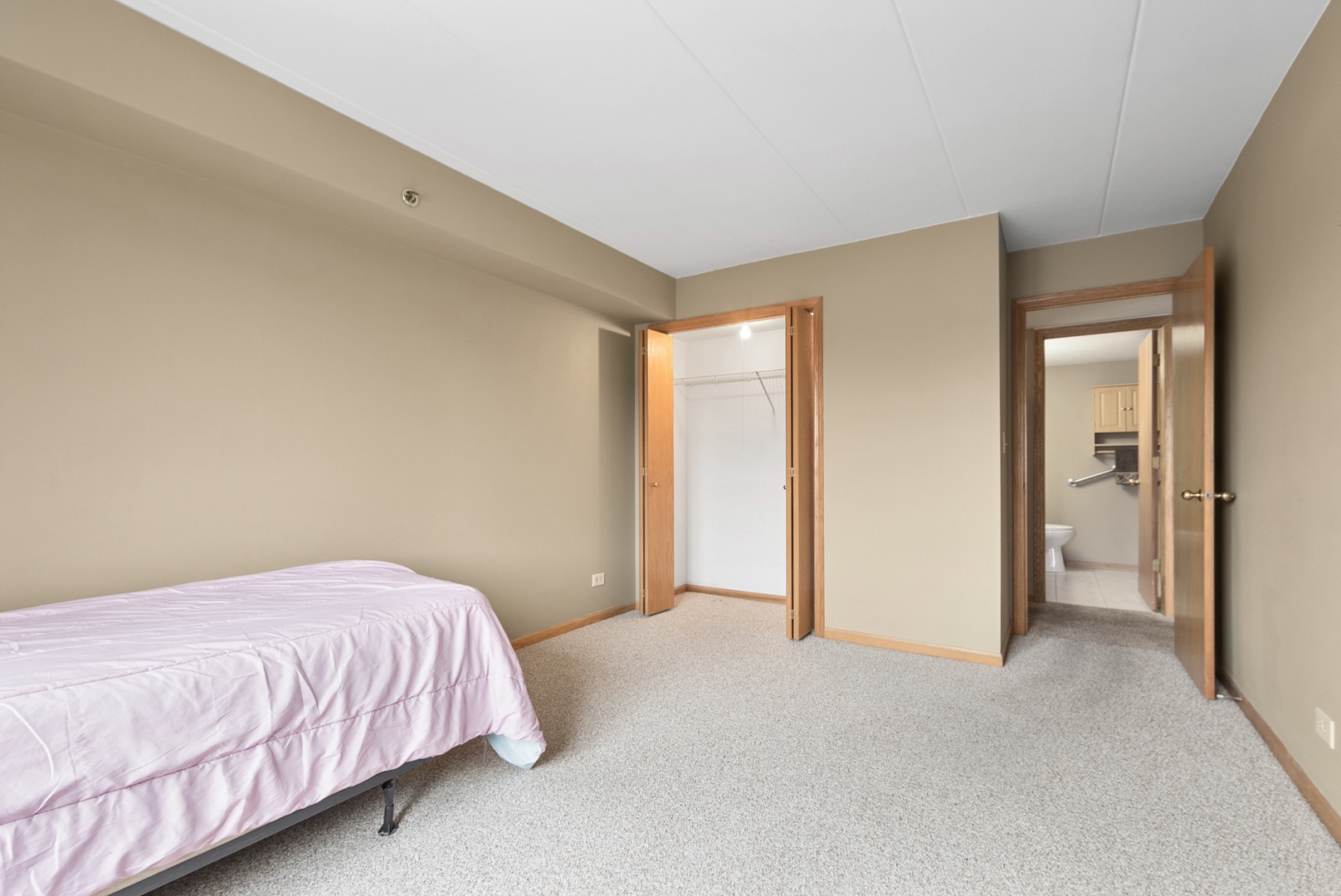 10404 S Keating Avenue #2B, Oak Lawn, IL 60453