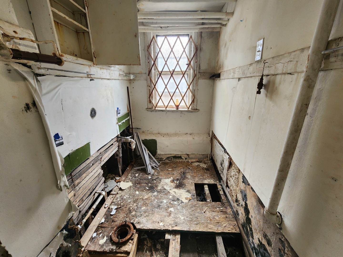 8349 S Essex Avenue, Chicago, IL 60617