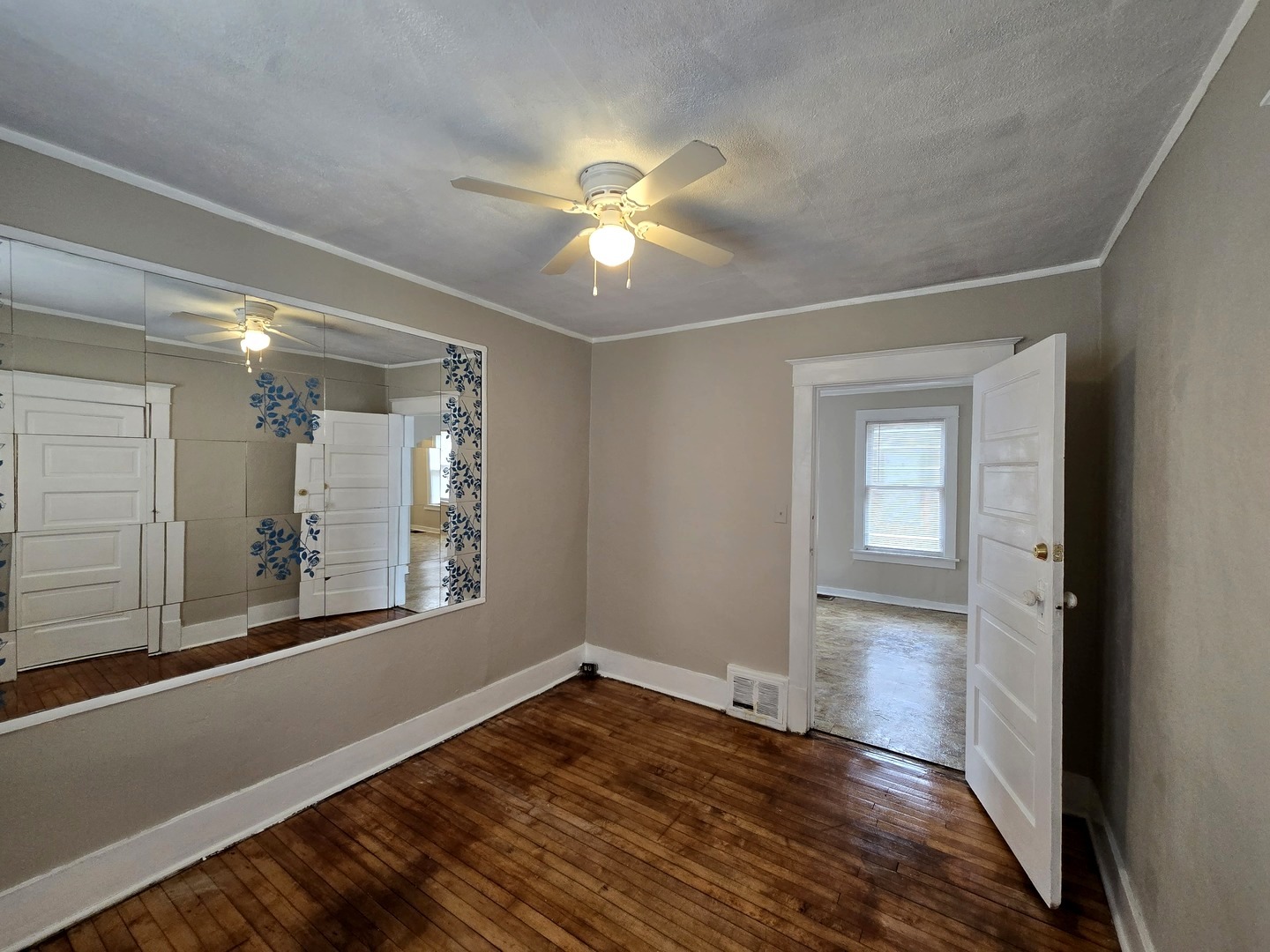 16018 Loomis Avenue, Harvey, IL 60426