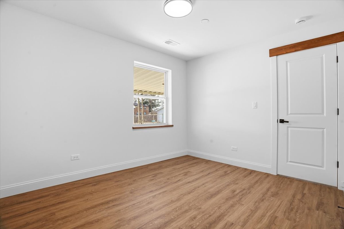 2407 Horeb Avenue, Zion, IL 60099