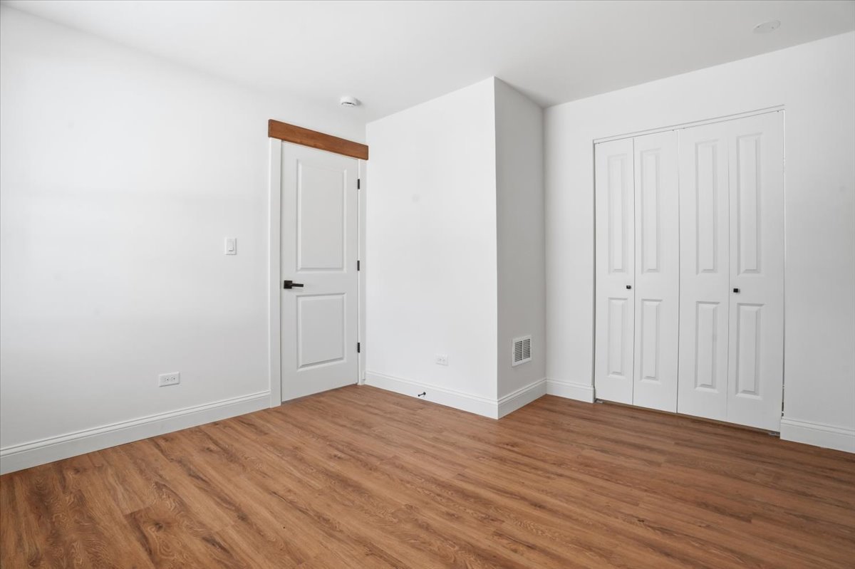 2407 Horeb Avenue, Zion, IL 60099