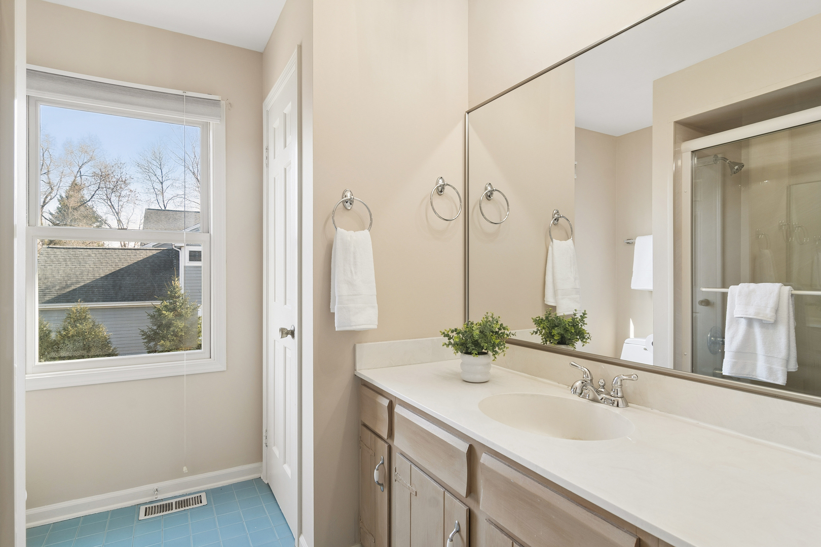 135 Schuldt Drive, Lake Zurich, IL 60047