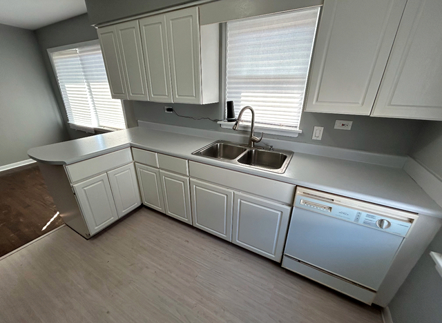 717 E 154th Street, South Holland, IL 60473