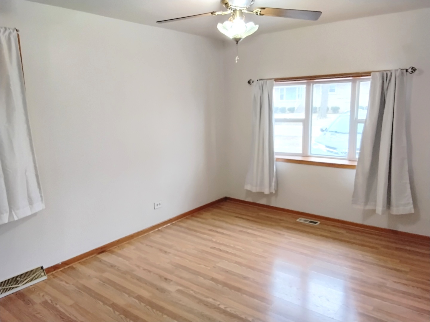 11410 S Neenah Avenue, Worth, IL 60482