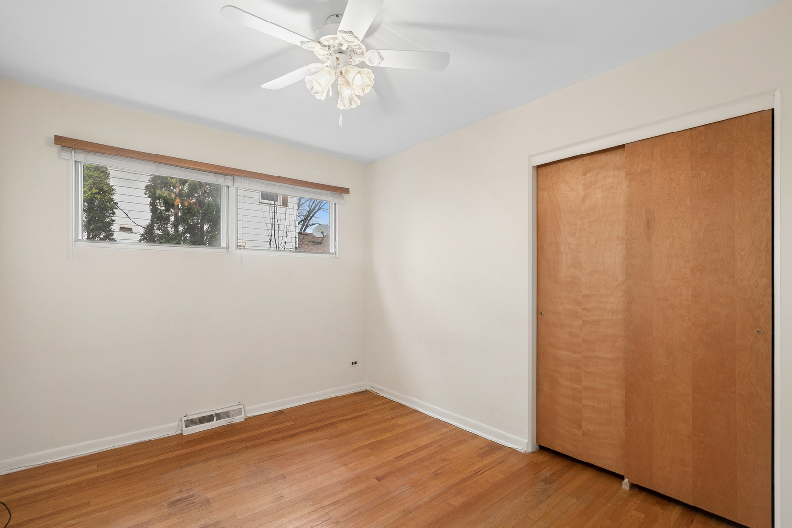 535 N McAree Road, Waukegan, IL 60085