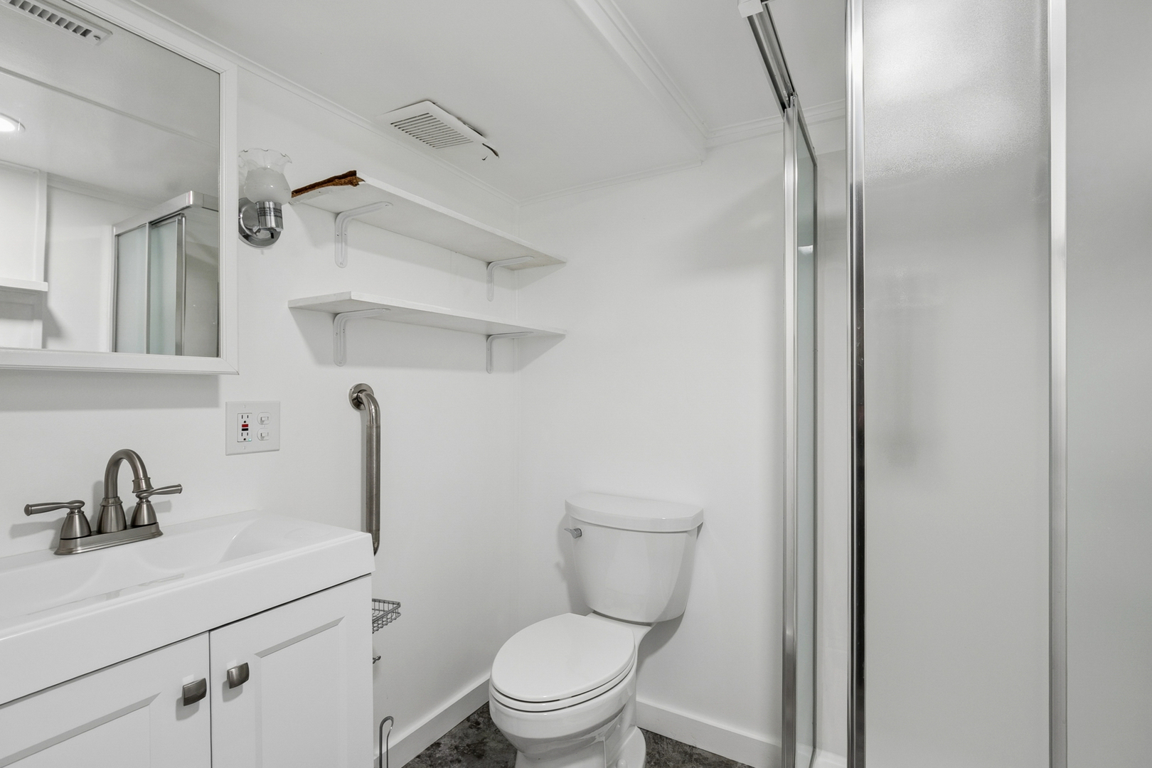 535 N McAree Road, Waukegan, IL 60085