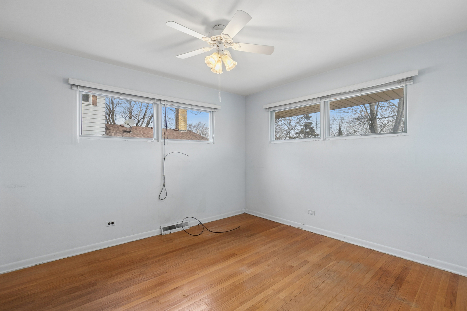 535 N McAree Road, Waukegan, IL 60085