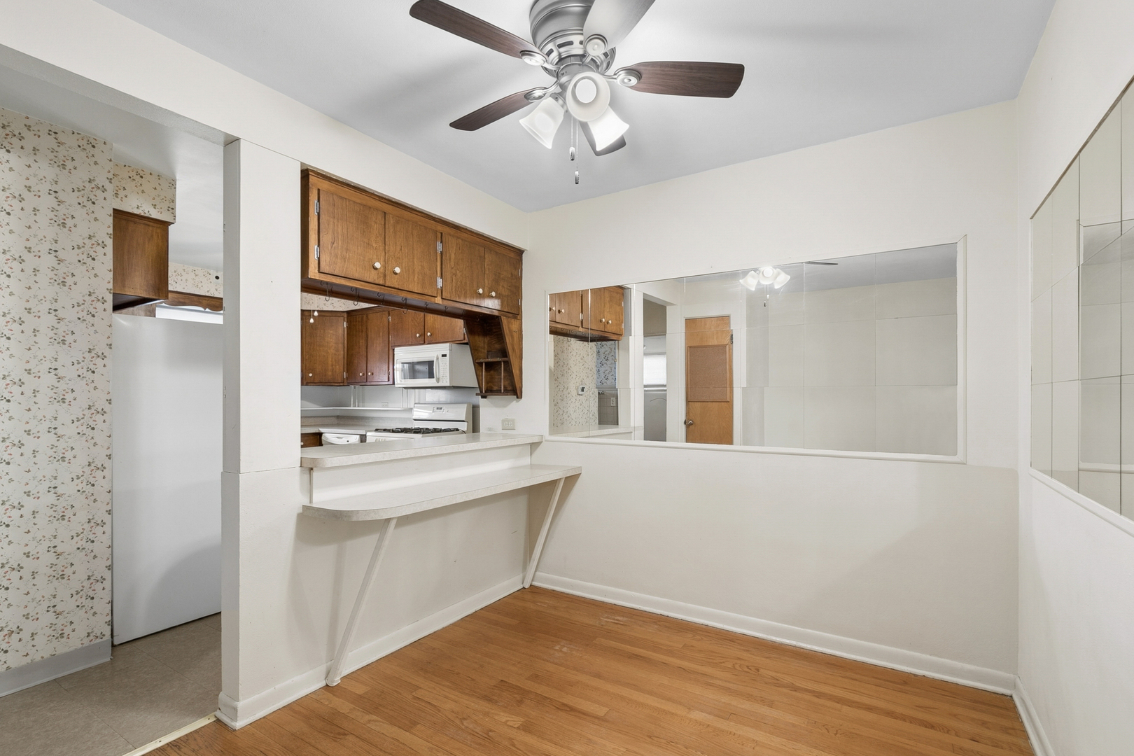 535 N McAree Road, Waukegan, IL 60085