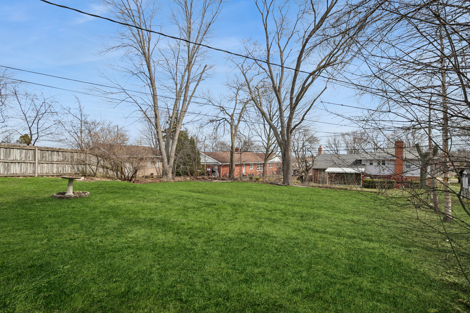 535 N McAree Road, Waukegan, IL 60085