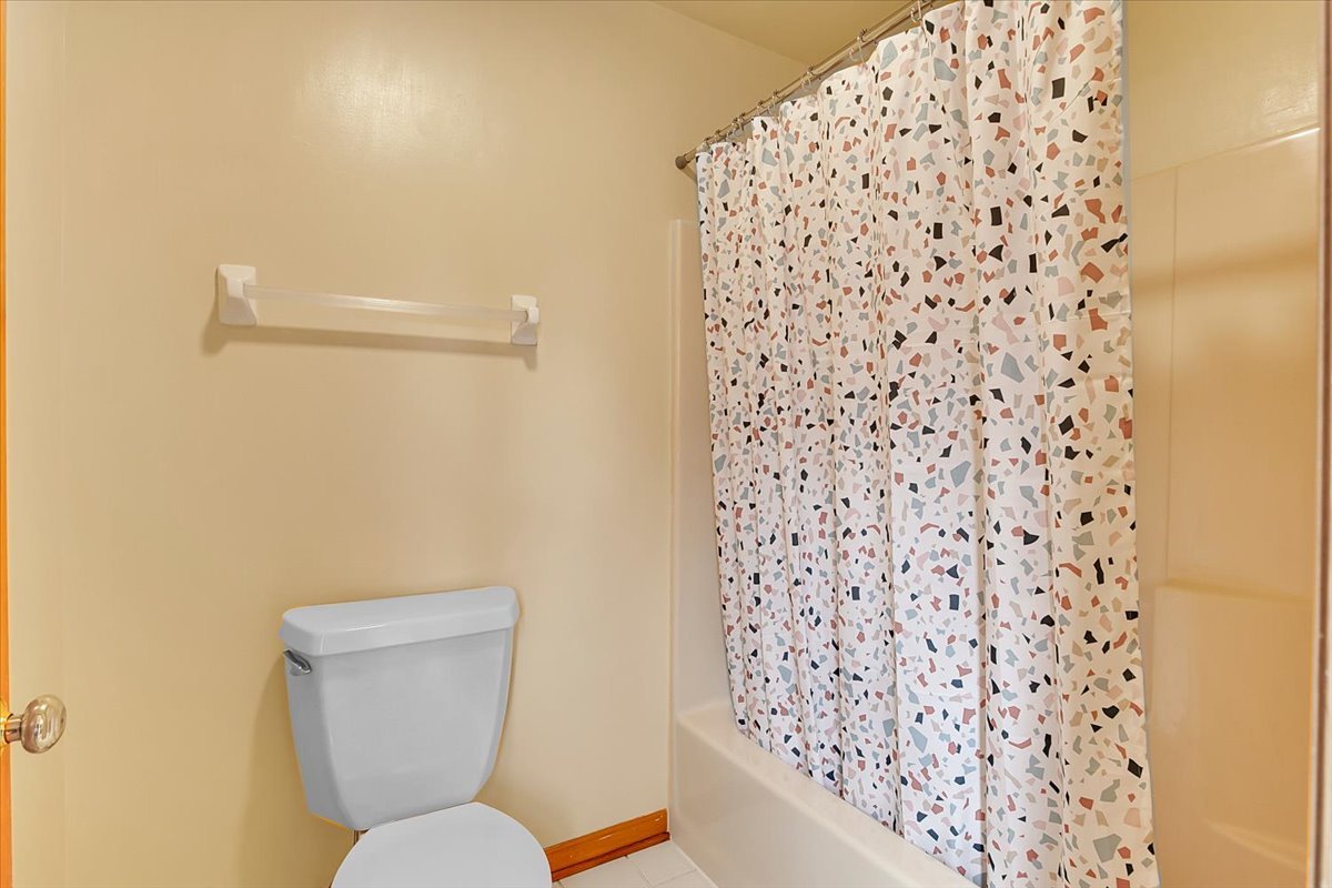 311 Millcreek Lane, Naperville, IL 60540