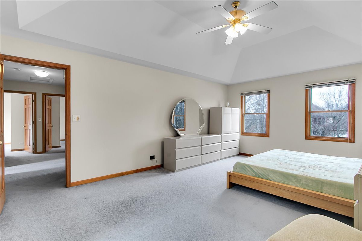 311 Millcreek Lane, Naperville, IL 60540