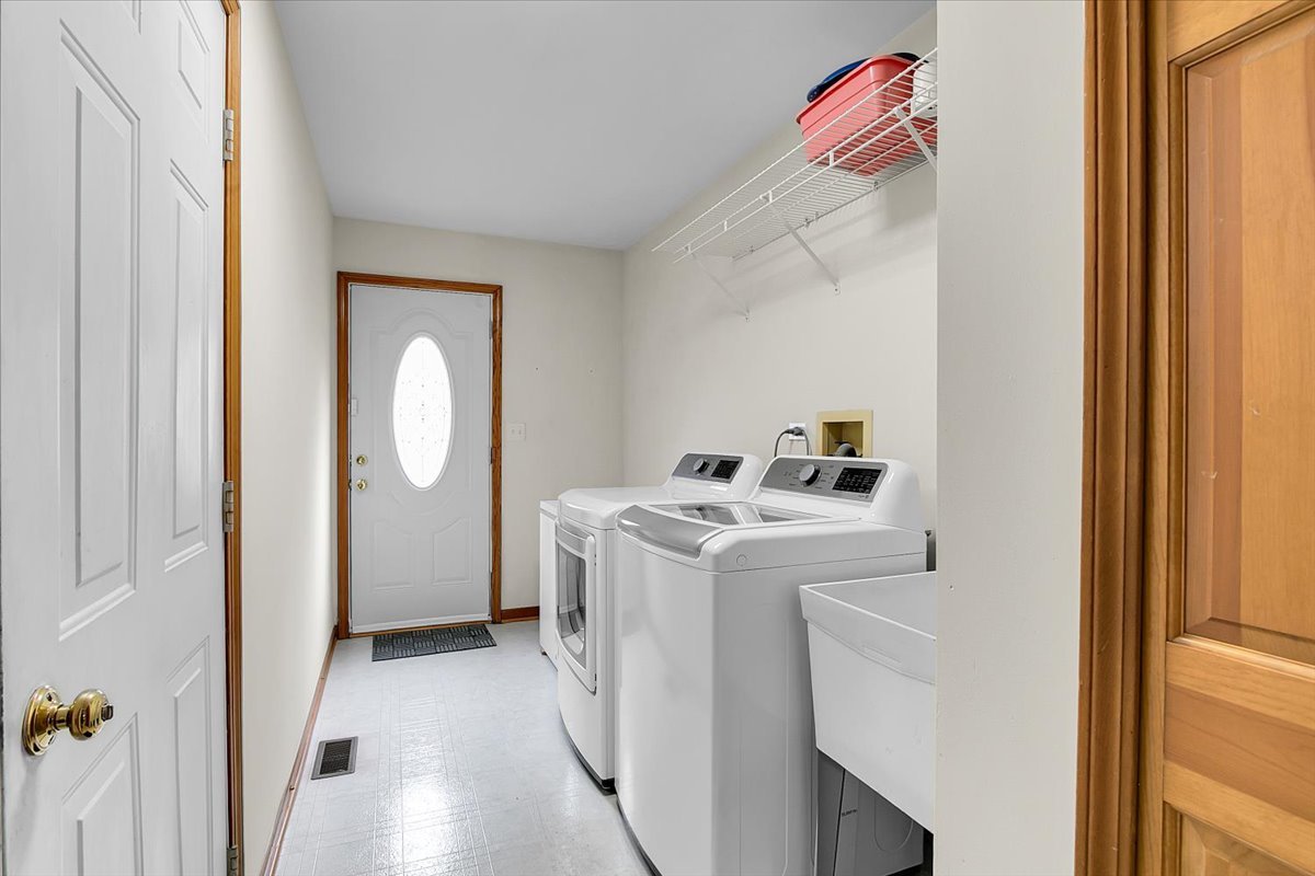 311 Millcreek Lane, Naperville, IL 60540