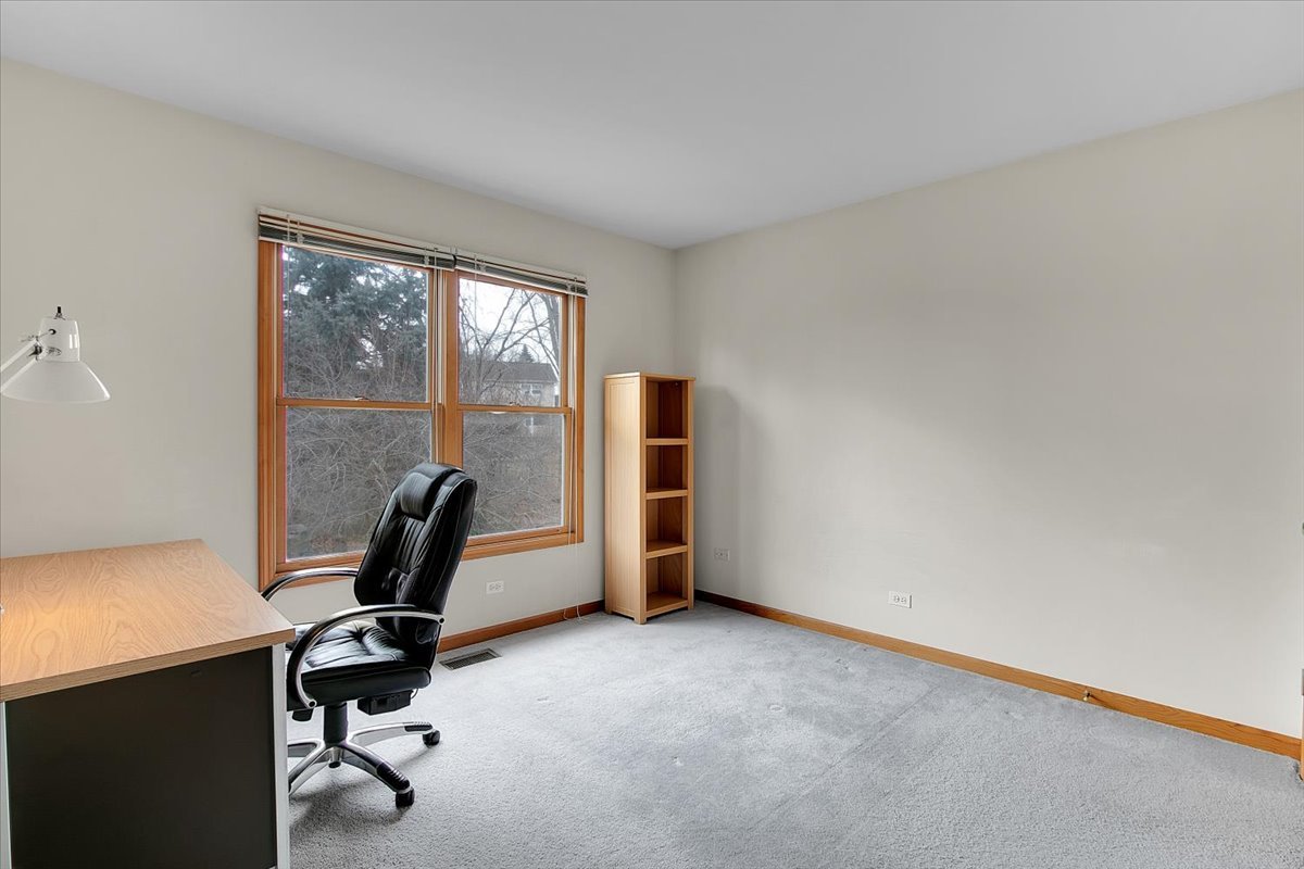 311 Millcreek Lane, Naperville, IL 60540