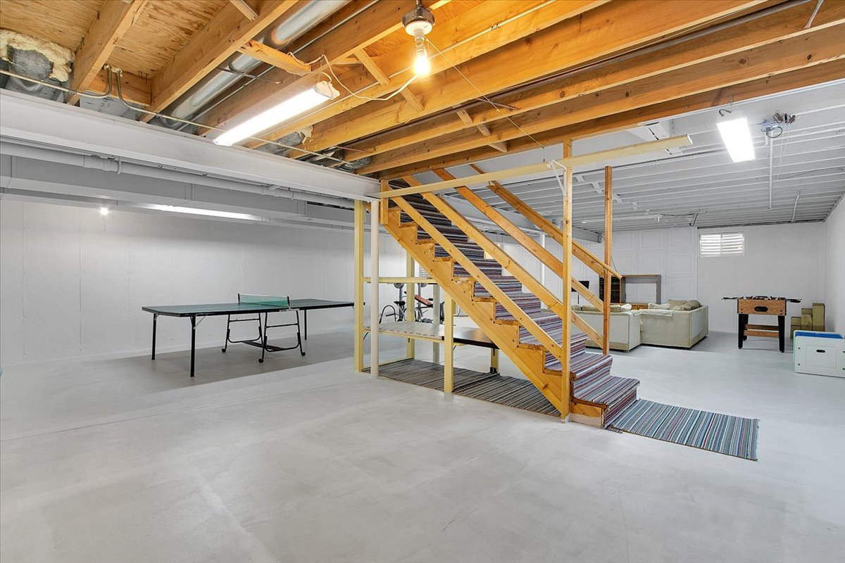 311 Millcreek Lane, Naperville, IL 60540