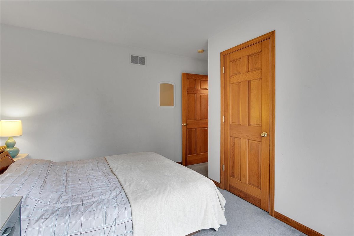 311 Millcreek Lane, Naperville, IL 60540