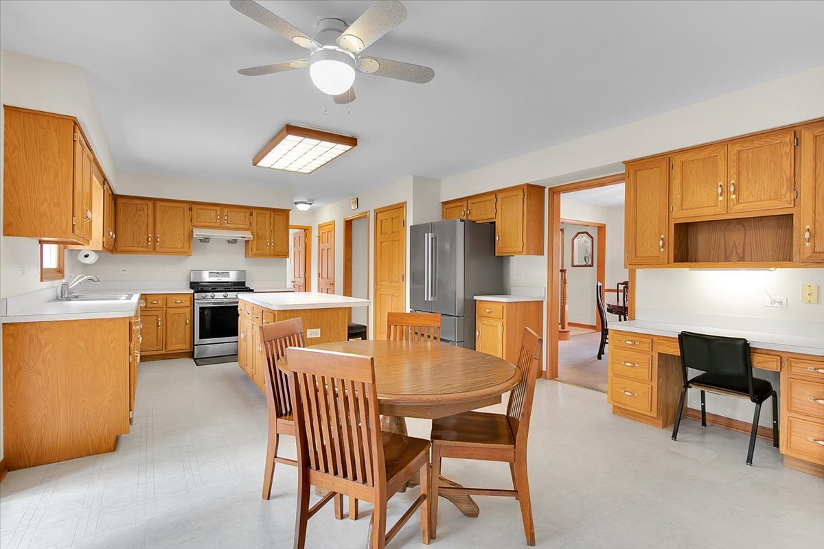 311 Millcreek Lane, Naperville, IL 60540