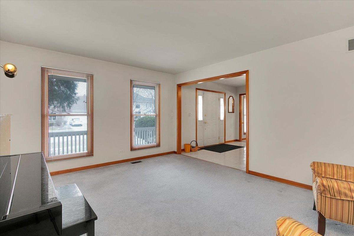 311 Millcreek Lane, Naperville, IL 60540