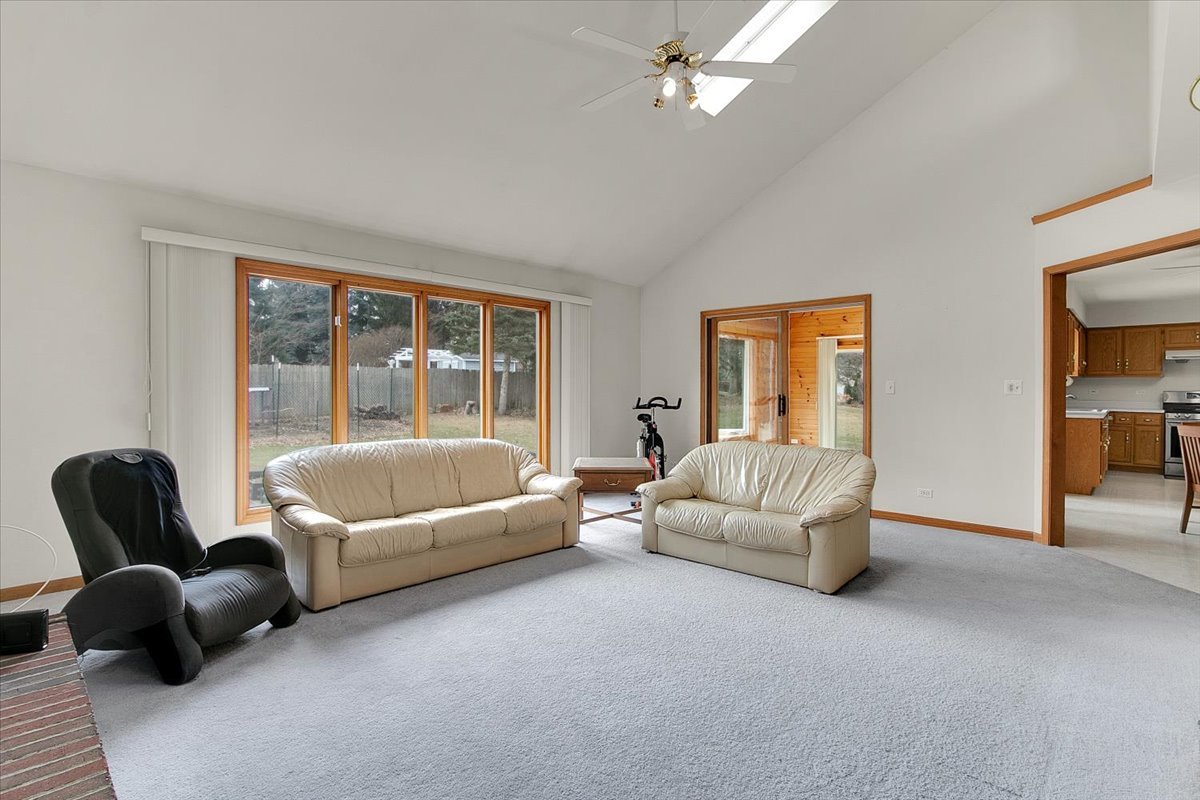 311 Millcreek Lane, Naperville, IL 60540