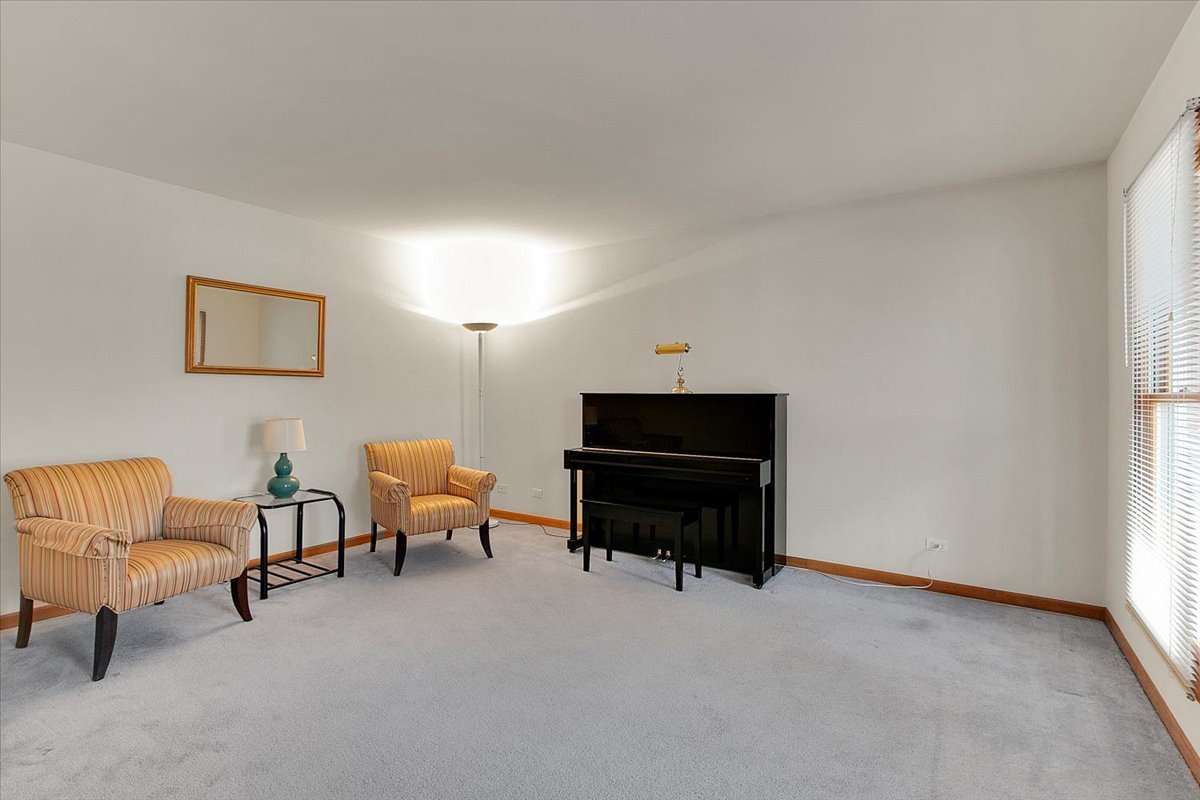 311 Millcreek Lane, Naperville, IL 60540