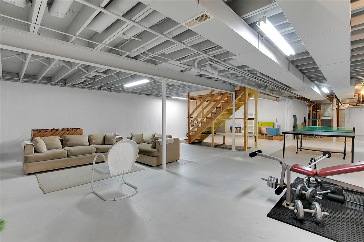 311 Millcreek Lane, Naperville, IL 60540