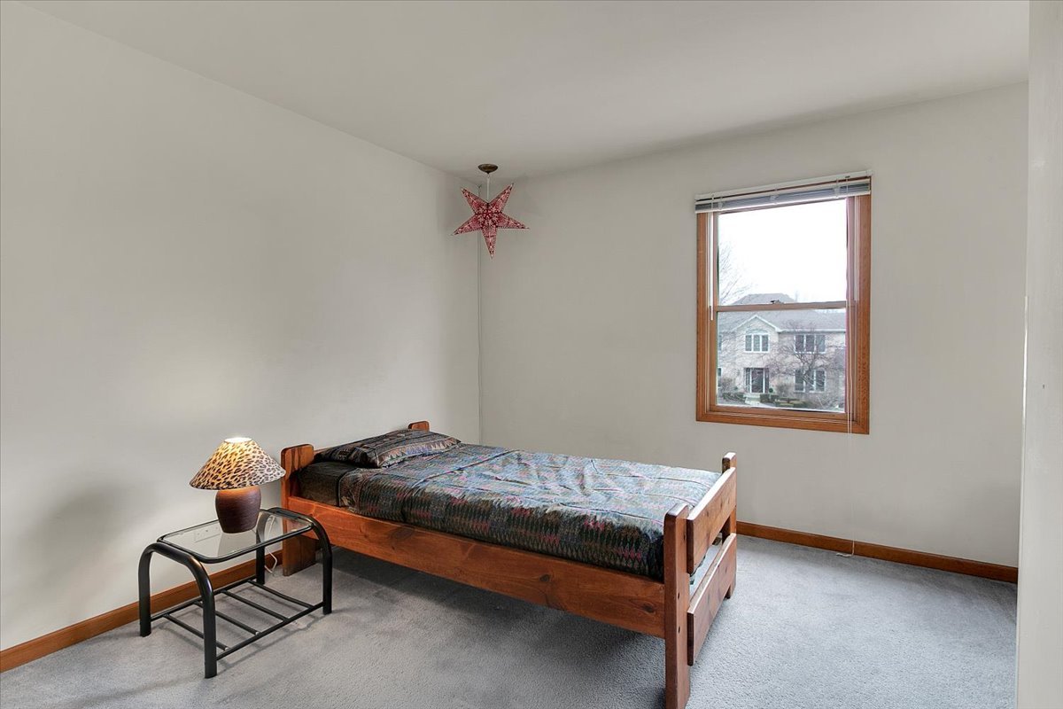 311 Millcreek Lane, Naperville, IL 60540