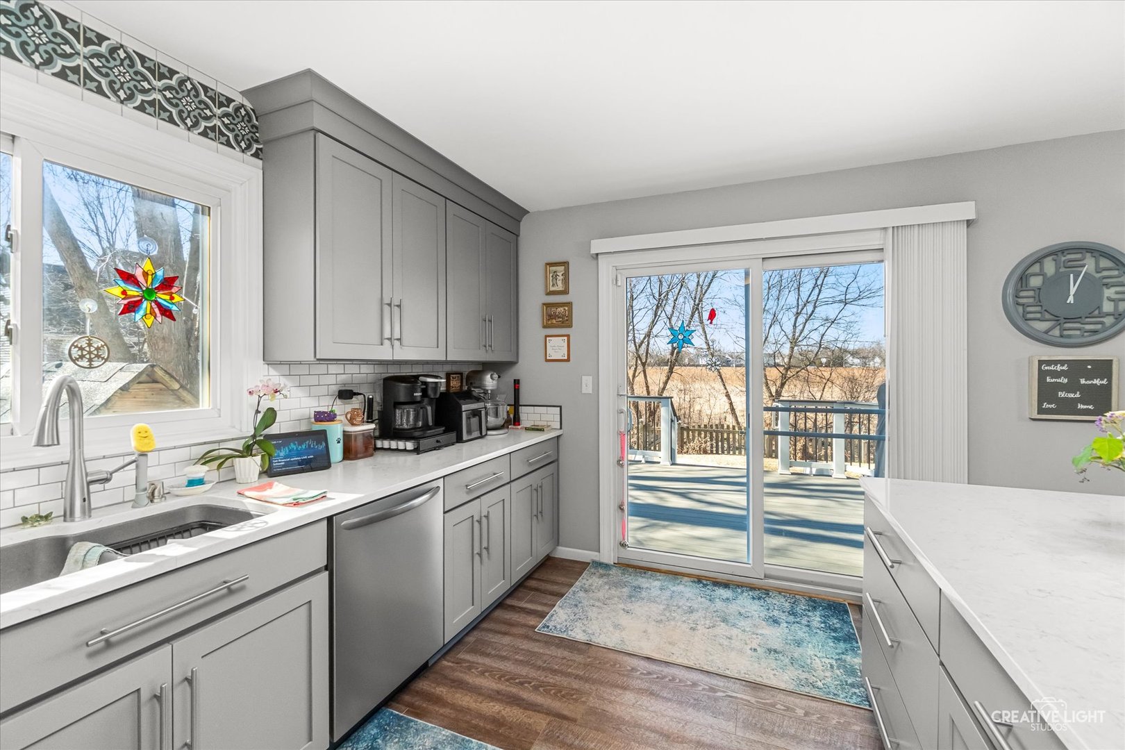 10 Farmington Court, Lake In The Hills, IL 60156