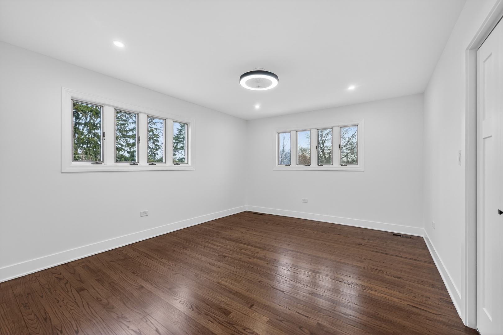 241 E Schick Road, Bloomingdale, IL 60108