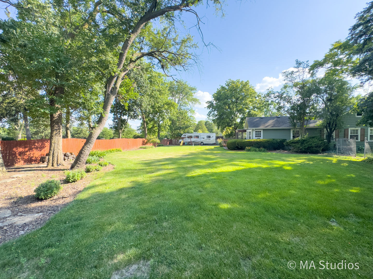 1219 Golf Lane, Wheaton, IL 60189