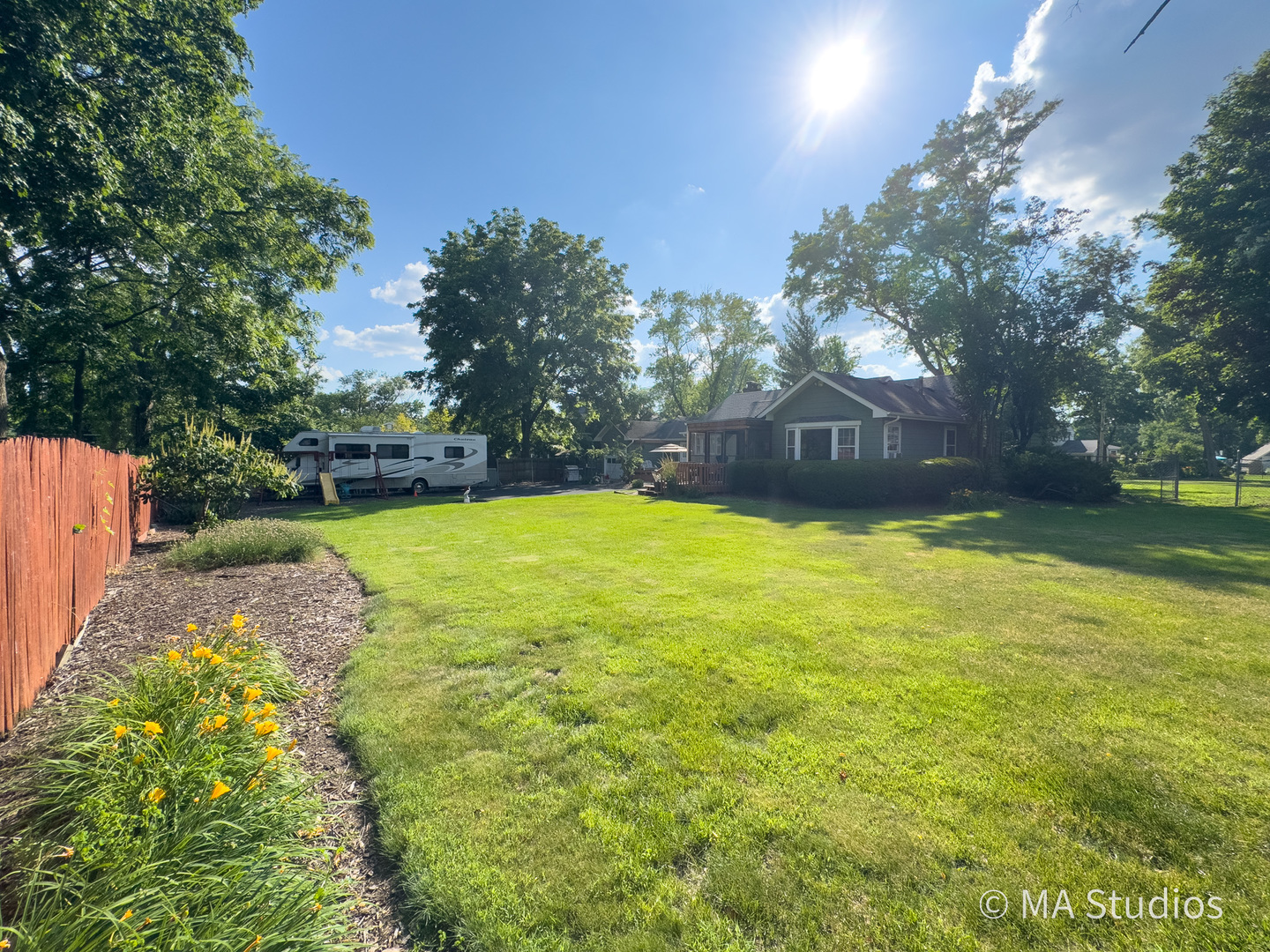 1219 Golf Lane, Wheaton, IL 60189