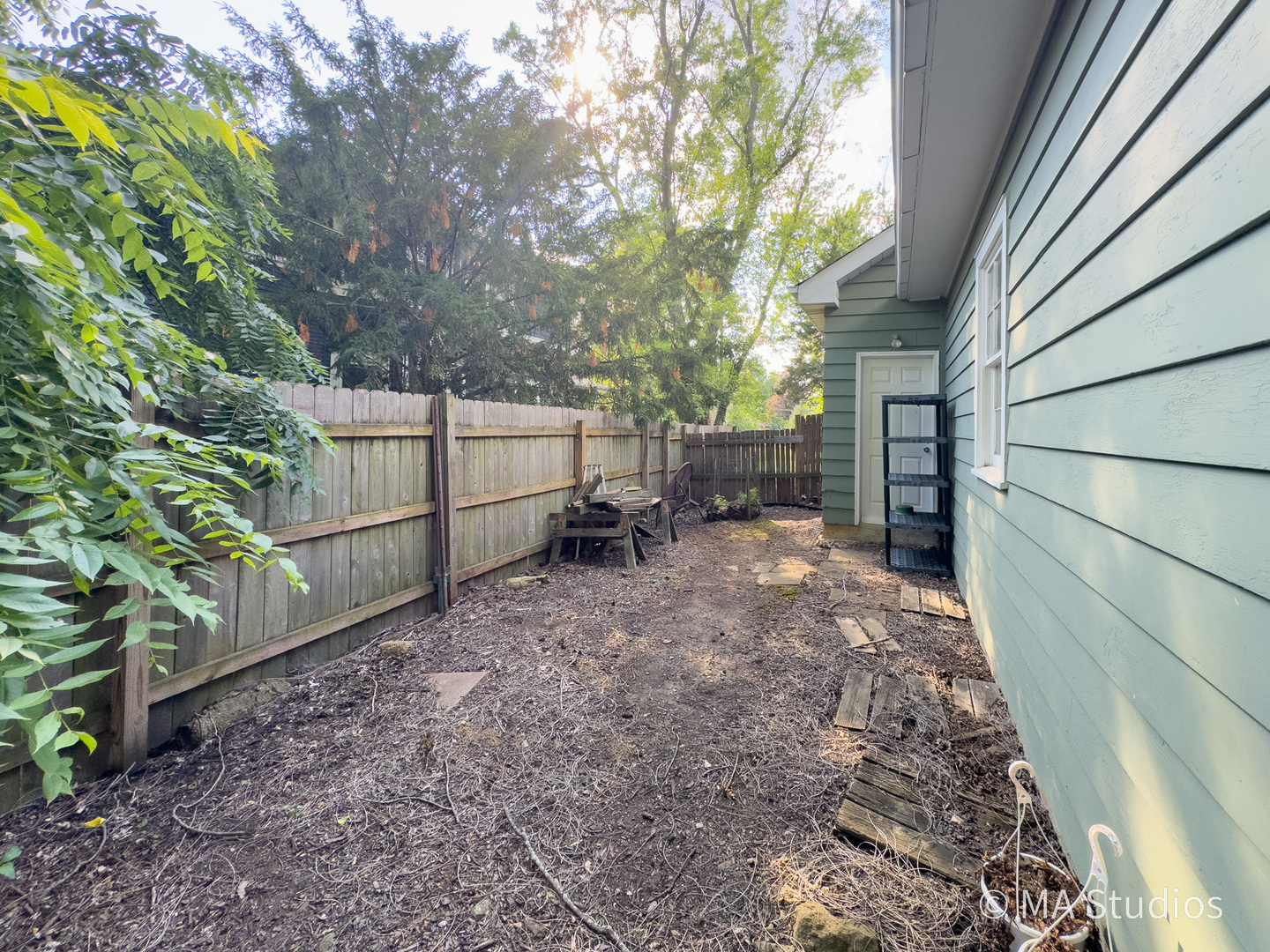 1219 Golf Lane, Wheaton, IL 60189