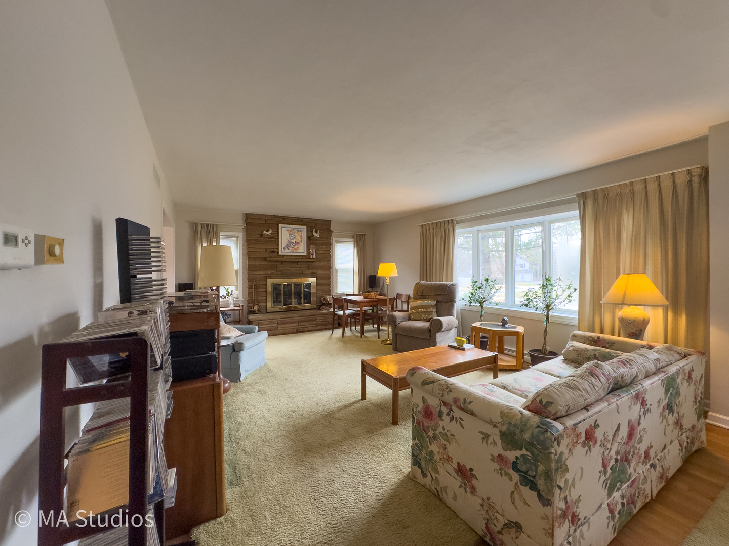 1219 Golf Lane, Wheaton, IL 60189