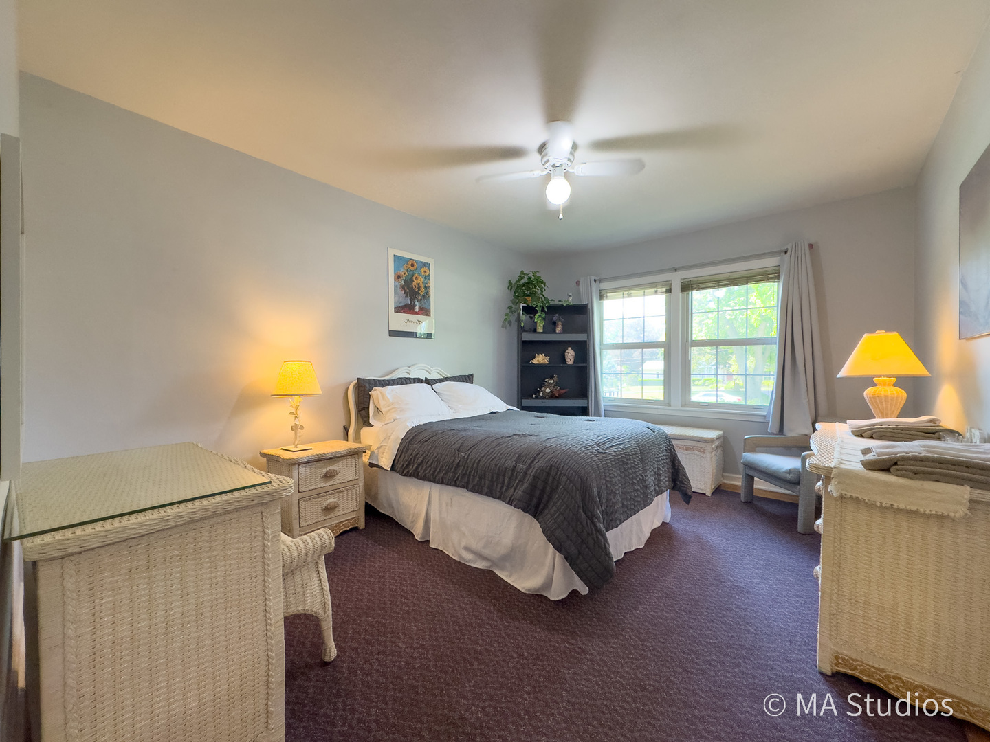 1219 Golf Lane, Wheaton, IL 60189