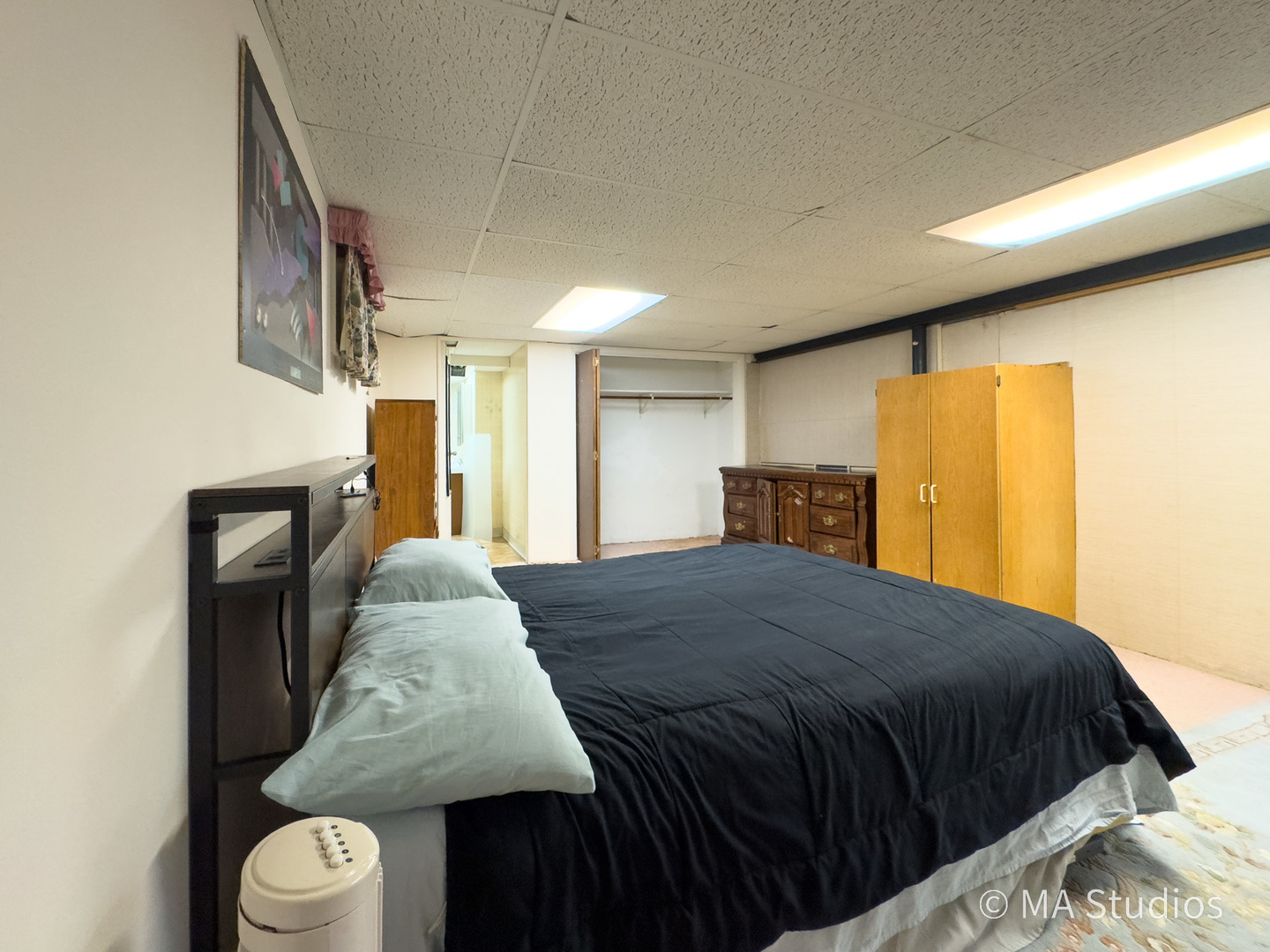 1219 Golf Lane, Wheaton, IL 60189