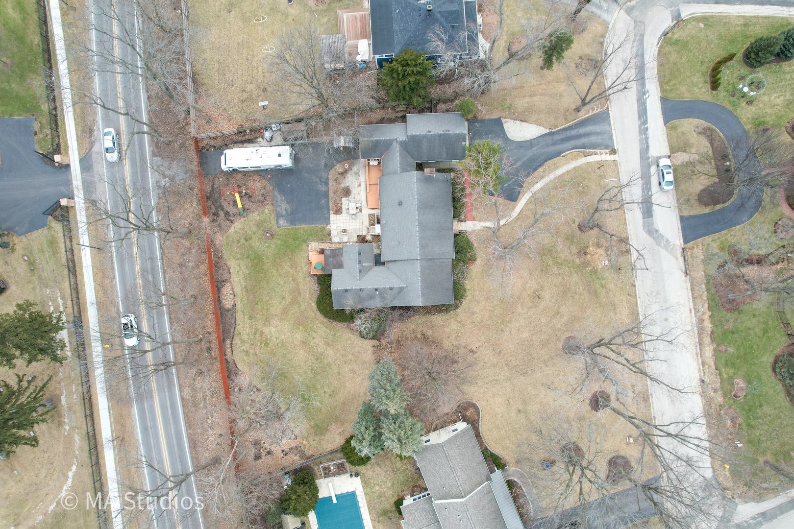 1219 Golf Lane, Wheaton, IL 60189