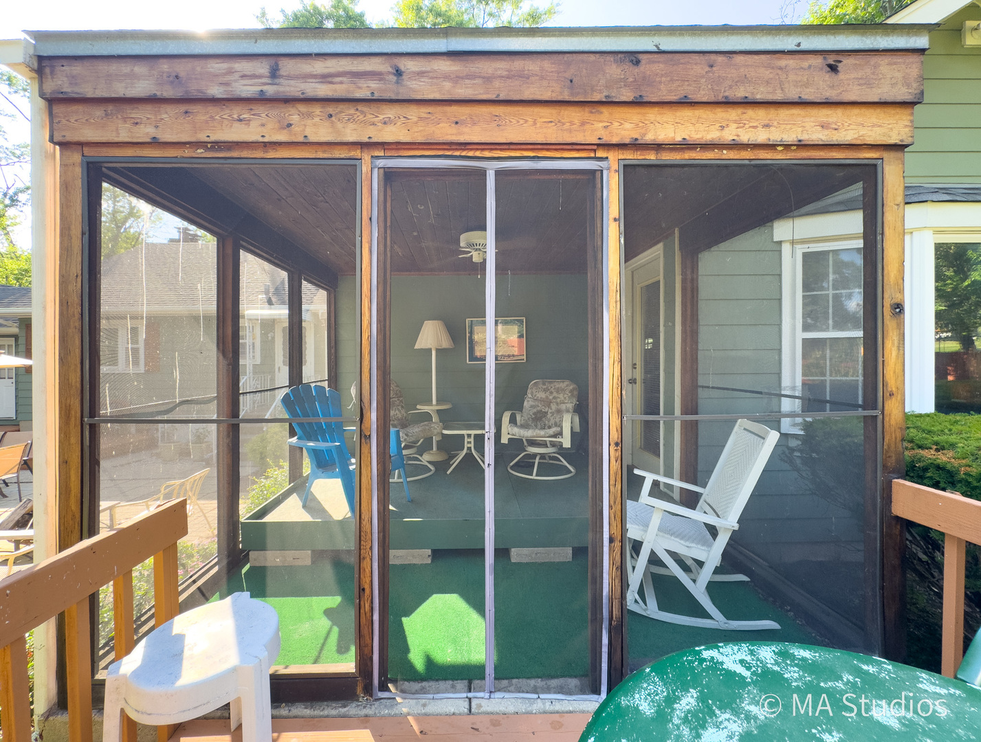 1219 Golf Lane, Wheaton, IL 60189